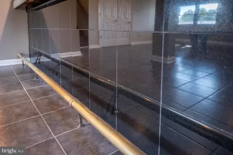 Entry Way - 8469 Kenton Rd, Pasadena, MD 21122 photo 7 of 7