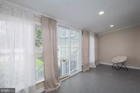 Entry Way - 8469 Kenton Rd, Pasadena, MD 21122 photo 4 of 7