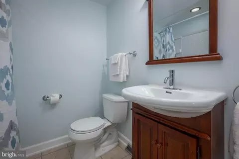 Bath - 8469 Kenton Rd, Pasadena, MD 21122 photo 9 of 12