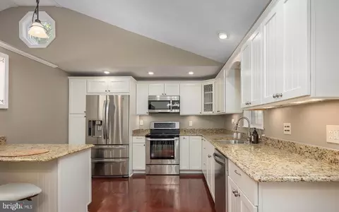 Kitchen - 8469 Kenton Rd, Pasadena, MD 21122 photo 4 of 5