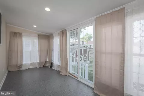 Entry Way - 8469 Kenton Rd, Pasadena, MD 21122 photo 5 of 7