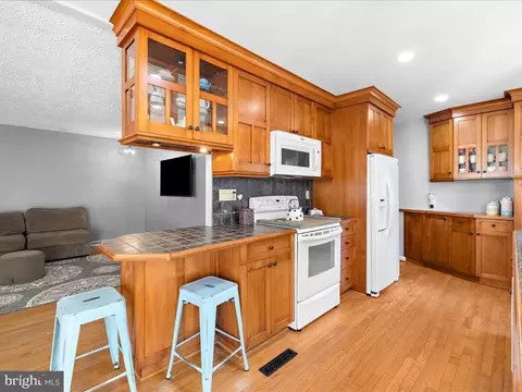 Kitchen - 8440 Main Ave, Pasadena, MD 21122 photo 4 of 5