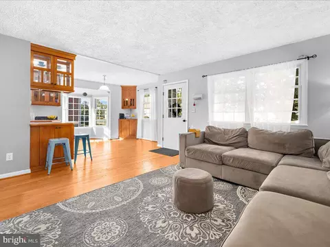 Living - 8440 Main Ave, Pasadena, MD 21122 photo 1 of 3