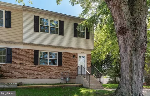 8019 Mansion House Xing, Pasadena, MD 21122