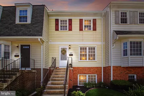 1669 Ridgely Ct, Crofton, MD 21114