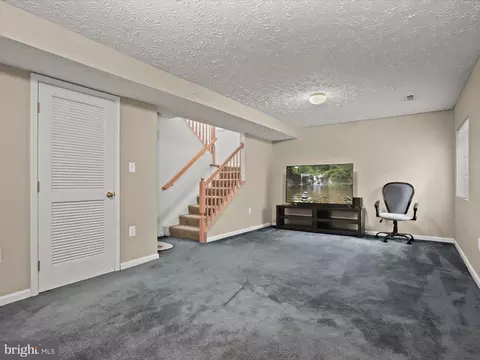 8301 Pigeon Fork Ln, Laurel, MD 20724 photo 5