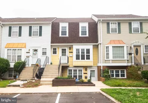 1444 Vineyard Ct, Crofton, MD 21114