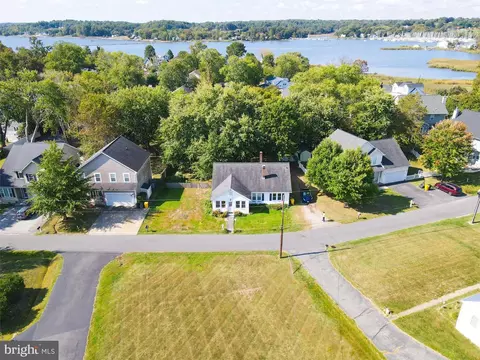611 Clark Ave, Deale, MD 20751 photo 2