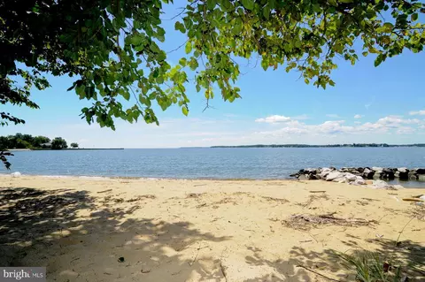 View/Area - 1205 Thomas Point Ct, Annapolis, MD 21403 photo 4 of 4