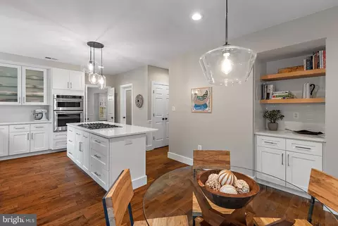 Kitchen - 1205 Thomas Point Ct, Annapolis, MD 21403 photo 7 of 8