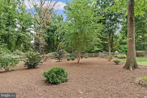 Exterior - 1205 Thomas Point Ct, Annapolis, MD 21403 photo 6 of 21