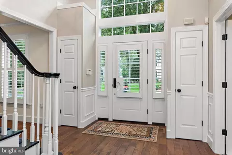 Entry Way - 1205 Thomas Point Ct, Annapolis, MD 21403 photo 2 of 8