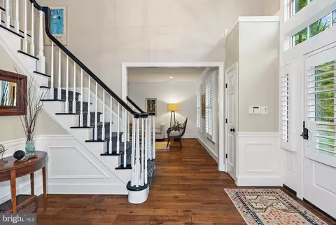 Entry Way - 1205 Thomas Point Ct, Annapolis, MD 21403 photo 4 of 8