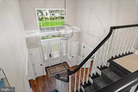 Entry Way - 1205 Thomas Point Ct, Annapolis, MD 21403 photo 6 of 8