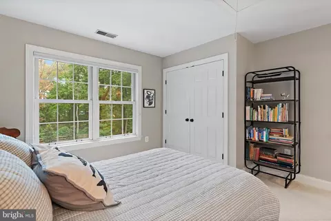 Bedroom - 1205 Thomas Point Ct, Annapolis, MD 21403 photo 6 of 8