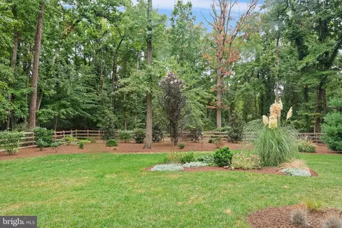 Exterior - 1205 Thomas Point Ct, Annapolis, MD 21403 photo 7 of 21