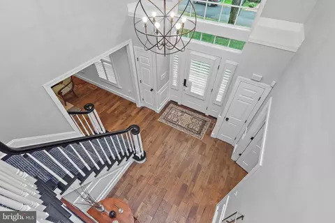 Entry Way - 1205 Thomas Point Ct, Annapolis, MD 21403 photo 7 of 8