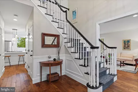 Entry Way - 1205 Thomas Point Ct, Annapolis, MD 21403 photo 3 of 8