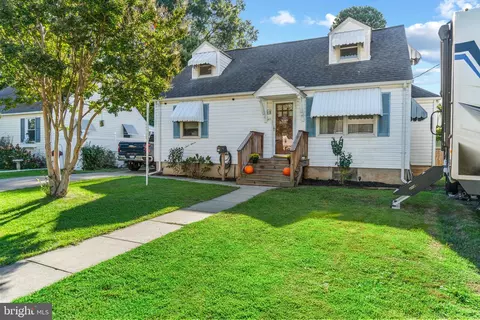 411 Pine Ter, Glen Burnie, MD 21061