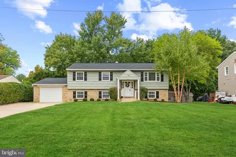 186 Campus Green Dr, Arnold, MD 21012