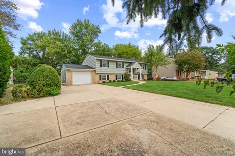 186 Campus Green Dr, Arnold, MD 21012 photo 3