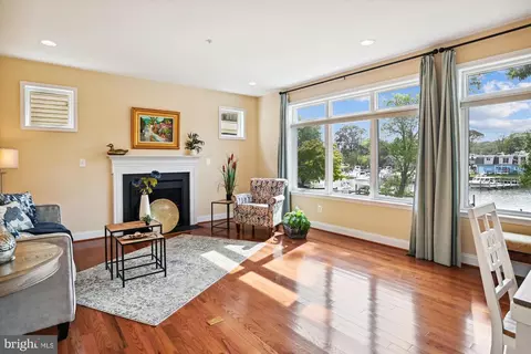 514 Grays Creek Rd, Pasadena, MD 21122