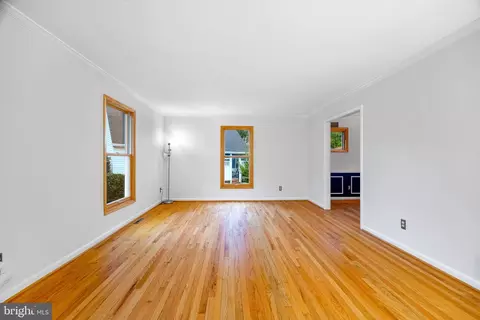 Living - 641 Cove Ter, Arnold, MD 21012 photo 4 of 5