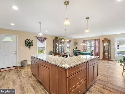 2914 Gladnor Rd, Pasadena, MD 21122 photo 5