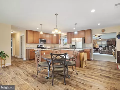2914 Gladnor Rd, Pasadena, MD 21122 photo 4