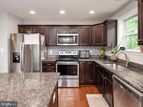 606 Powhatan Bch, Pasadena, MD 21122 photo 12