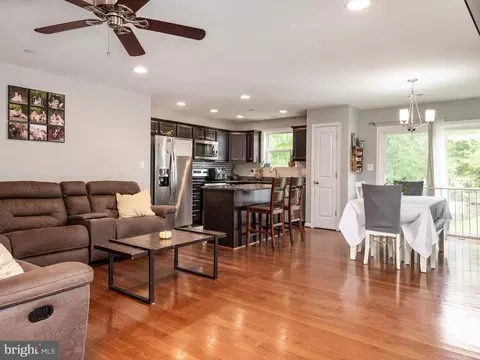 606 Powhatan Bch, Pasadena, MD 21122 photo 6