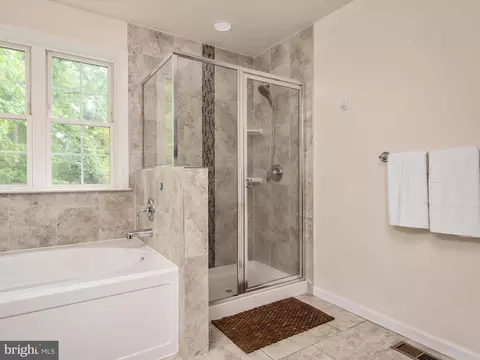 606 Powhatan Bch, Pasadena, MD 21122 photo 19
