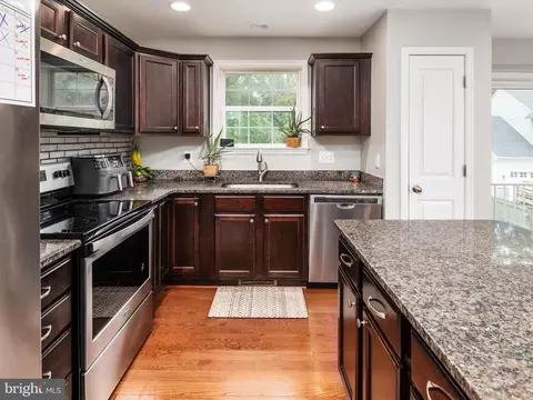 606 Powhatan Bch, Pasadena, MD 21122 photo 11