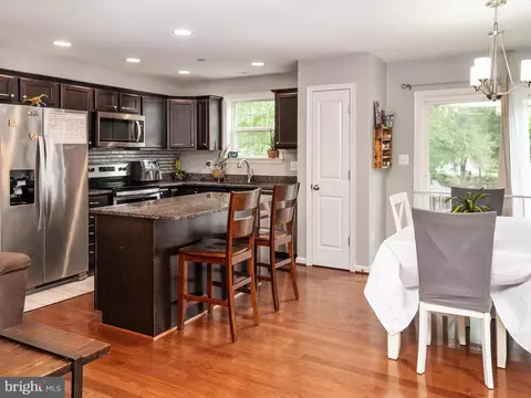 606 Powhatan Bch, Pasadena, MD 21122 photo 10