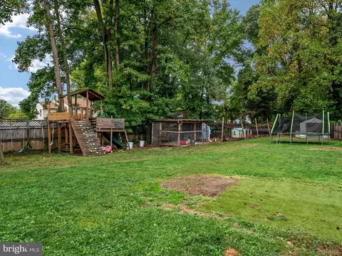 606 Powhatan Bch, Pasadena, MD 21122 photo 34