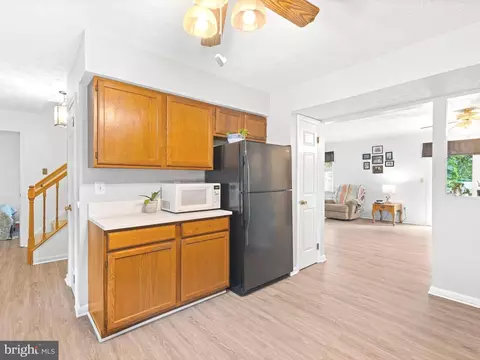 925 12th St, Pasadena, MD 21122 photo 3
