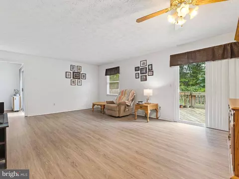 925 12th St, Pasadena, MD 21122 photo 5