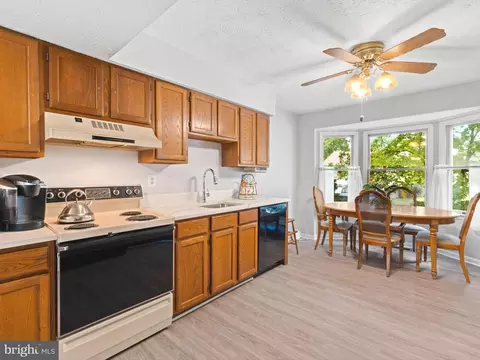 925 12th St, Pasadena, MD 21122 photo 4