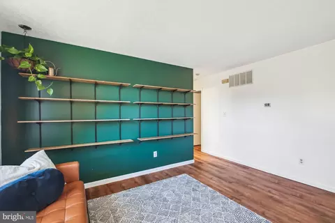 Living - 706 Duvall Hwy, Pasadena, MD 21122 photo 1 of 1