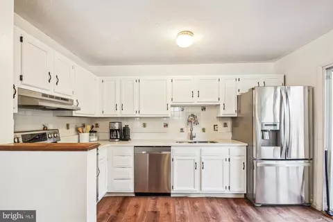 Kitchen - 706 Duvall Hwy, Pasadena, MD 21122 photo 2 of 3