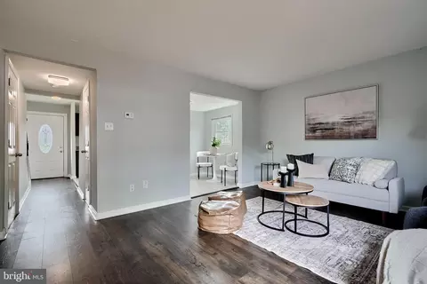 8539 Neptune Dr, Pasadena, MD 21122 photo 1