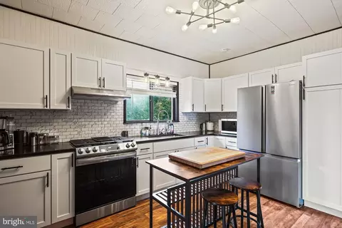 Kitchen - 409 Townsend, Brooklyn, MD 21225 photo 1 of 2