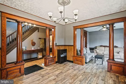 Entry Way - 409 Townsend, Brooklyn, MD 21225 photo 3 of 7