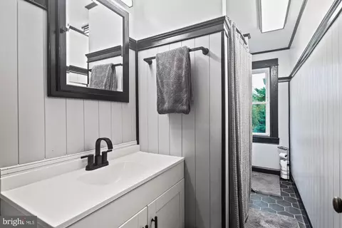 Bath - 409 Townsend, Brooklyn, MD 21225 photo 2 of 2
