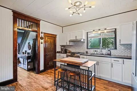 Kitchen - 409 Townsend, Brooklyn, MD 21225 photo 2 of 2