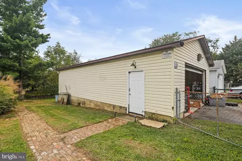 Exterior - 409 Townsend, Brooklyn, MD 21225 photo 7 of 10