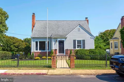 Exterior - 601 First St, Annapolis, MD 21403 photo 1 of 10