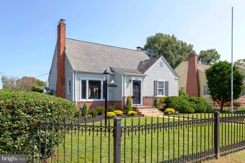 Exterior - 601 First St, Annapolis, MD 21403 photo 2 of 10