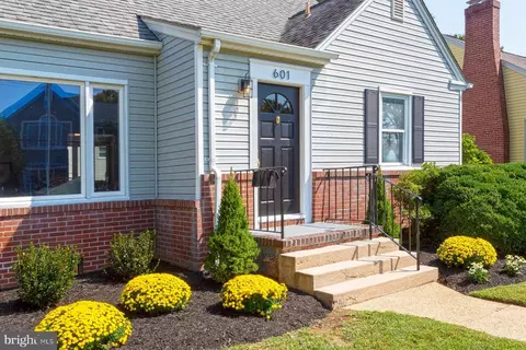Exterior - 601 First St, Annapolis, MD 21403 photo 5 of 10