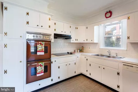 Kitchen - 601 First St, Annapolis, MD 21403 photo 2 of 2